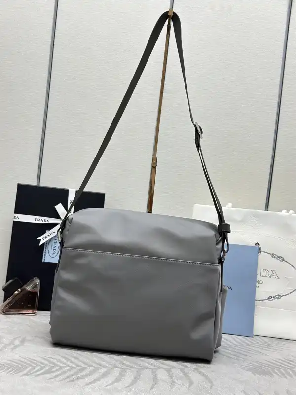 Cheap Prada MEN BAG-29*23*15CM 0126