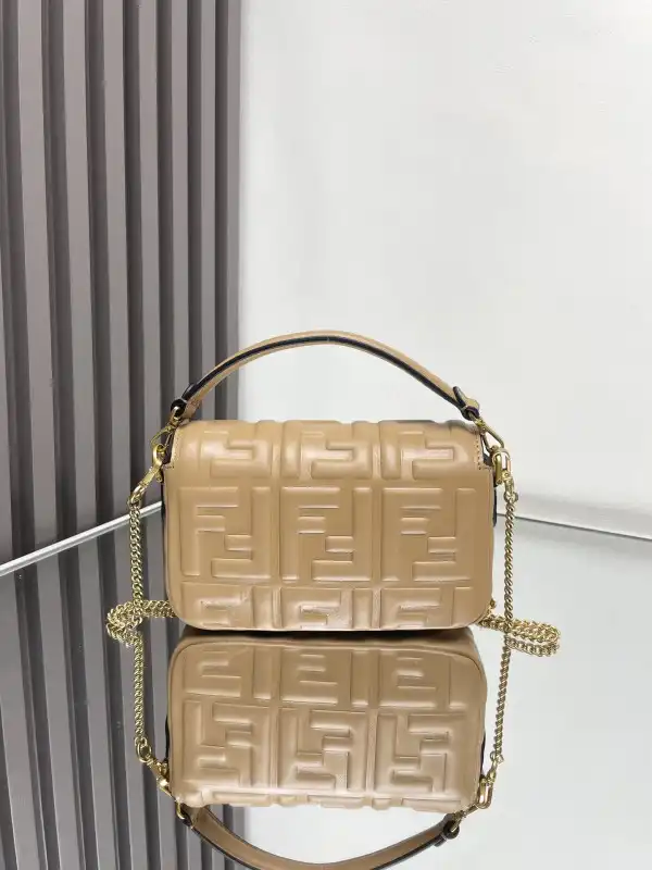 Rep FENDI BAGUETTE-19*10*4cm 0202