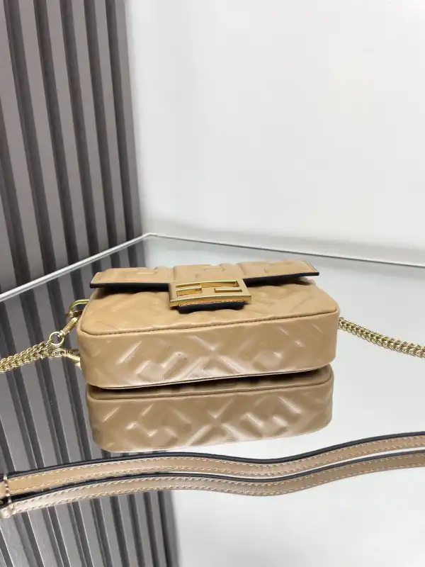 Rep FENDI BAGUETTE-19*10*4cm 0202