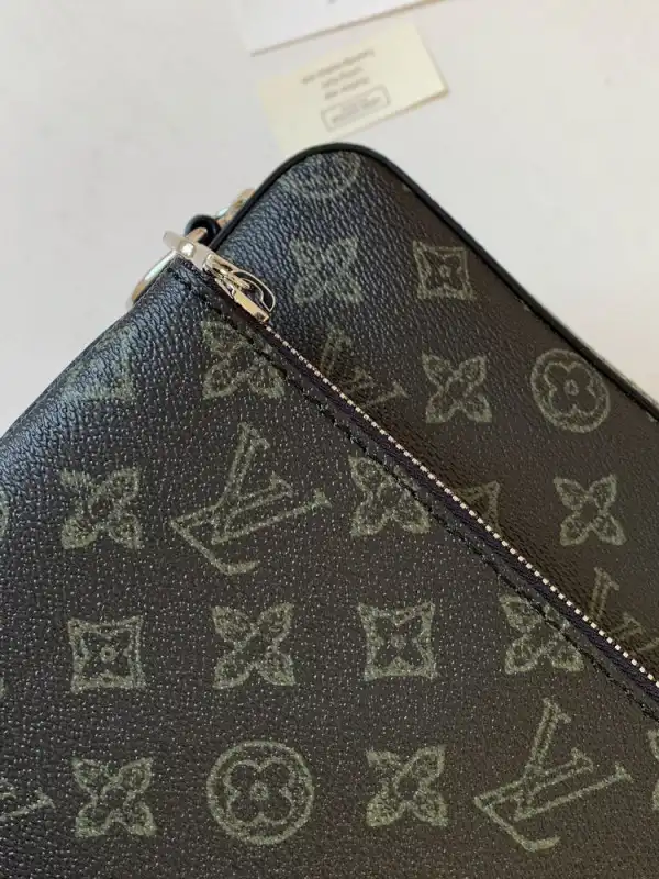 Affordable LOUIS VUITTON TRIO MESSENGER 0201